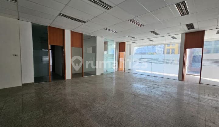 Gedung 4 Lantai Cocok untuk Berbagai Usaha di Kawasan Melawai Jakarta Selatan