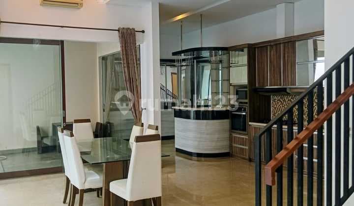 Rumah Semifurnish Bagus Ada Kolam Renang di Lingkungan Eksklusif Dalam Cluster di Pejaten Jakarta Selatan