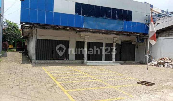 2-Story Strategic Shop House Suitable for Office, Minimarket, Place for Gym in Pondok Gede, East Jakarta