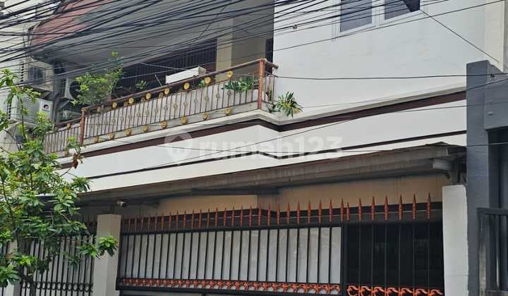 Well-Maintained Neat 2-Story House in Setiabudi, South Jakarta