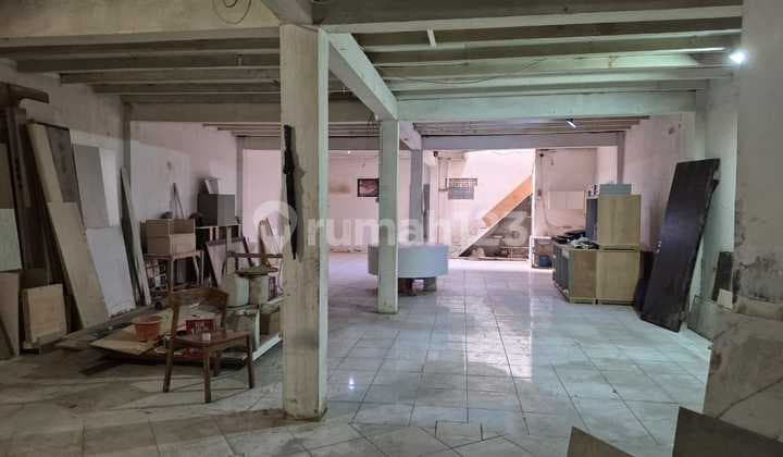 Strategic Shop House with Easy Access in Cempaka Putih, Central Jakarta