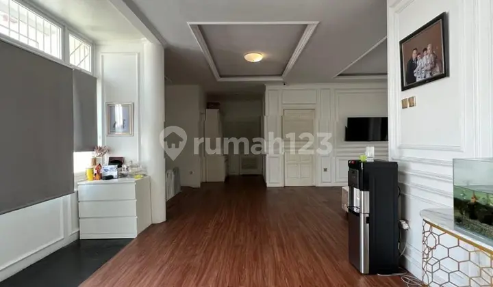 Rumah Classic Mewah 2 Lantai Ada Kolam Renang di Permata Hijau Jakarta Selatan