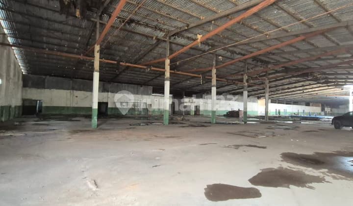 Warehouse & Factory can Access 40" Container Ideal for Distribution Center/ Processing Plant in Citeureup Bogor