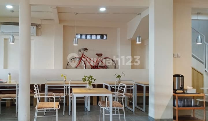 Mini Building/ Ruko 3 Lantai Ex Cafe bisa Akses Contaner di Utan Kayu Mattaman Jakarta Timur