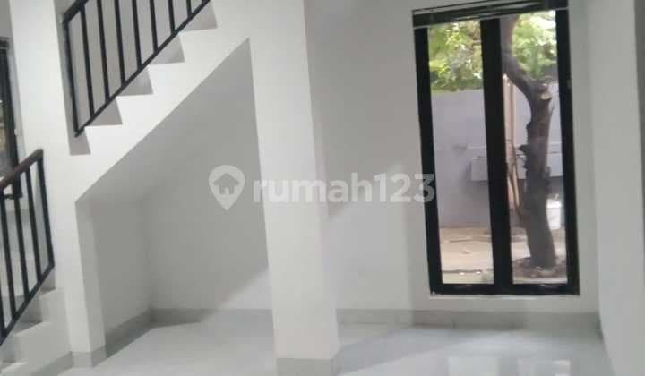 Rumah Hoek 2 Lantai Dekat Bandara di Perumahan Jaya Imperial Park Tangerang