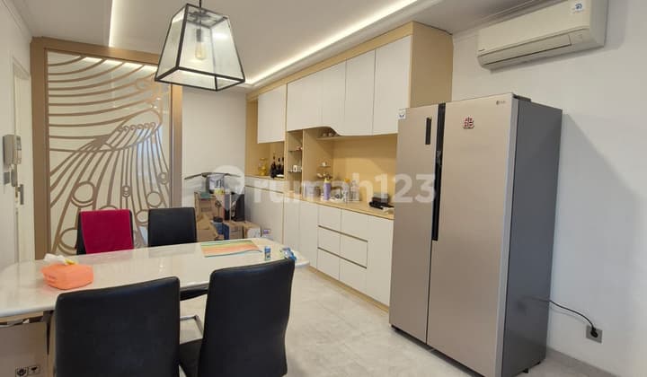 Apartemen Full Furnish View Lepas Hadap Utara Lantai Sedang Siap Huni di French Walk Moi Kelapa Gading