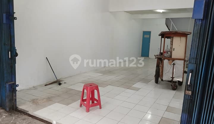 Ready-to-use shop house in Palmerah, West Jakarta