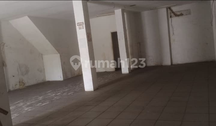 Disewakan Ruko Gandeng Senen Jakarta Pusat Rp 300 Juta / Tahun Nego Ruko di Senen 168.0 M² Unfurnished HGB Ruko di Senen 168.0 M² Unfurnished HGB