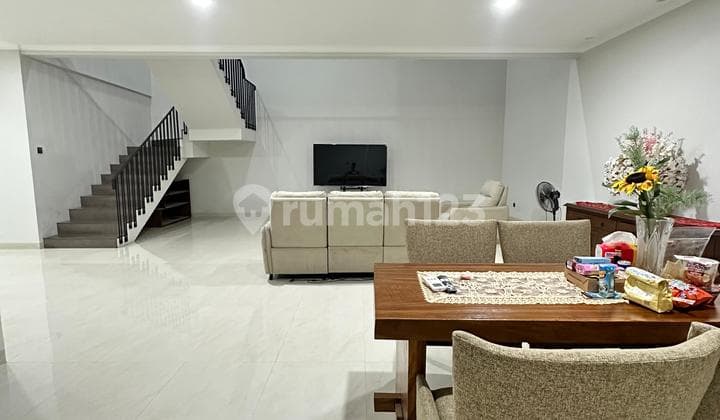 Di Jual Rumah Puri Kencana Jakarta Barat Strategis