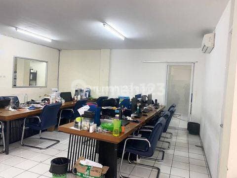 Ruko Gandeng 3 Roxy Siap Pakai Temurah Harga Terjun Payung