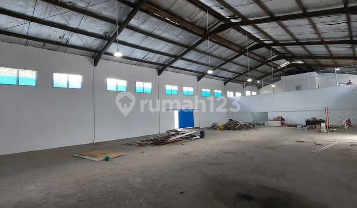 Warehouse for Sale in Depok, Ready to Use, Strategic Location