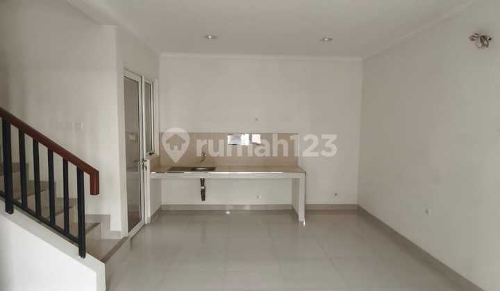 For Sale, Gading Serpong House, Good Cluster, 24-Hour Security, CCTV, Price Negotiable Until Deal.