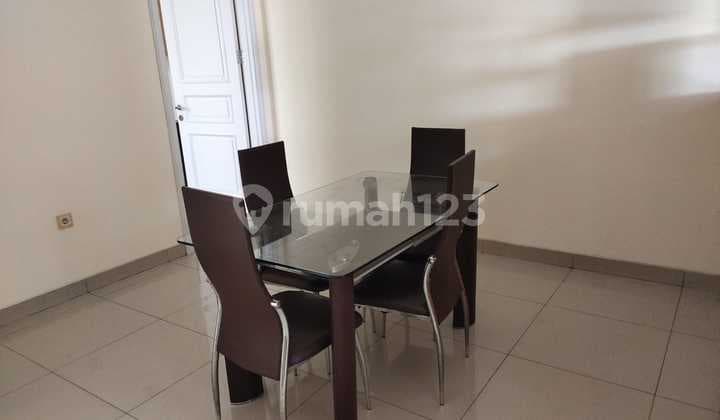 Disewakan Rumah Green Lake Lokasi Strategis