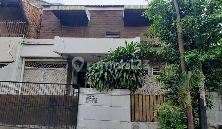 Rumah Lama 2 Lantai Layak Huni Di Tanjung Duren