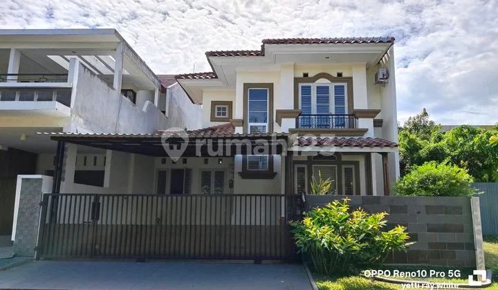 Rumah Puspita Loka Bsd Bagus Rapi Depan Taman