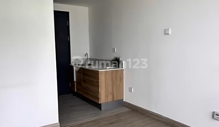 Jual Rugi Banget Apartemen Collins Boulevard Dibawah Harga Beli