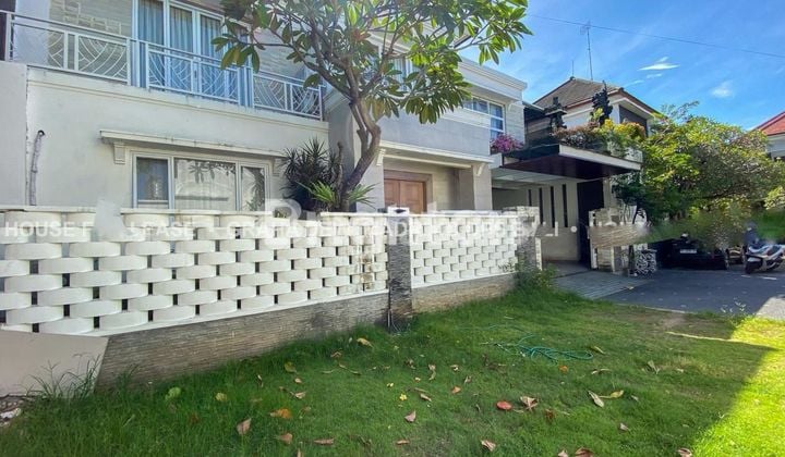 RUMAH 2 LANTAI 3 KT ONE GATE SISTEM DI KAWASAN ELITE RENON DENPASAR BALI