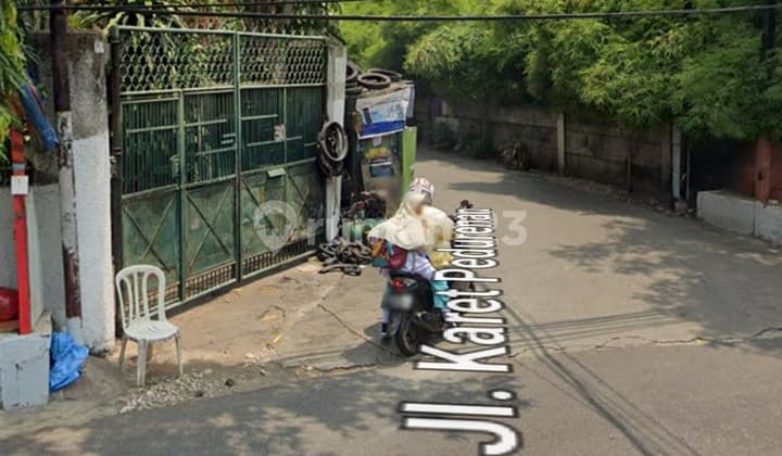 For quick sale old house in Pedurenan Raya, Kuningan, South Jakarta