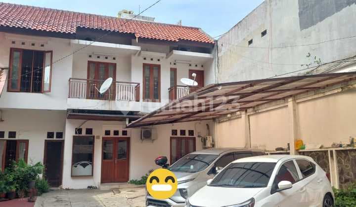 Rumah 2 Lantai Lokasi Sangat Strategis di Fatmawati, Luas 200 Sqm, 4 Kamar Tidur, Semi Furnished