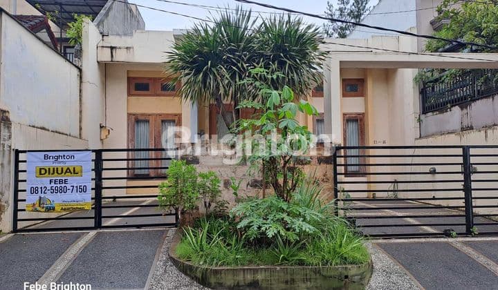 Rumah di Riverside Malang