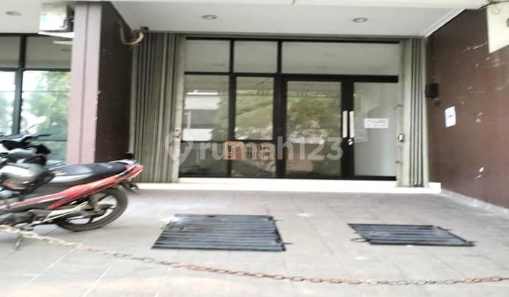 Ruko Siap Usaha di Taman Aries Meruya Utara 3,5 Lantai + Rooftop Area Puri Indah, Dekat Mall Puri Indah, Pasar Taman Aries, Rs Siloam Kebon Jeruk, Ipeka Puri Indah
