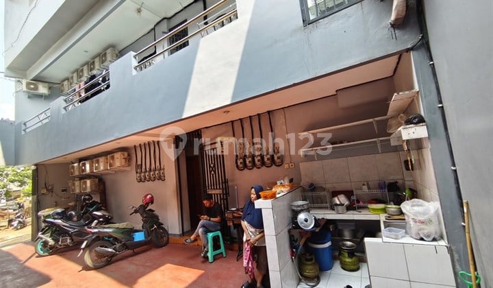 For Sale: 30-Room Boarding House Just Steps Away from Mercu Buana University - Fully Occupied, Ready for Passive Income, Close to Mercu Buana, Pasar Meruya Ilir, Srengseng, Puri Indah Mall, Lippo Mall Puri, Rs Puri Indah, Siloam Hospital Kebon Jeruk, Meruya Toll Road.