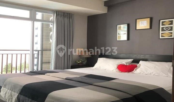 Good Price, Fasilitas Sky Garden, Playground untuk Anak-Anak, Gym, Kolam Renang, Jogging Track, Function Hall, Area Barbeque, Keamanan 24 Jam, Dijual 1 Kamar Apartemen Puri Orchard Furnish Siap Huni