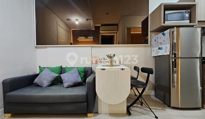 Tinggal Selangkah ke Central Park - 1Br Madison Park Full Furnish, Siap Huni, Fasilitas Kolam Renang, Jogging Track, Lapangan Basket, Gym, Billiard, Sky Garden, Evi Charger Station