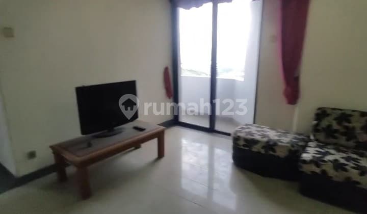 For Sale 3BR Golf Condominium Karawaci - Fully Furnished, Adjacent to Golf Course, Near Lippo Village & UPH, 24-Hour Security Facilities, CCTV & Access Card, Swimming Pool, Gym / Fitness Center, Garden & Green Area, Tennis Court, Children's Play Area.