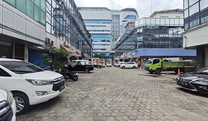 Dijual Ruko Gandeng 4 Lantai Plaza Kebon Jeruk - Terdekat Tol Kebon Jeruk & Stasiun Rcti, Dekat Puri Indah Mall, Pasar Tradisional Musyawarah, Kembangan Regional General Hospital, School Pilar Nation, School Pilar Nation