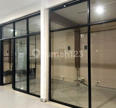 Disewakan Kios Modern Retail Space Madison Park Dekat Taman Anggrek, Fasilitas Kolam Renang, Jogging Track, Lapangan Basket, Gym, Billiard, Sky Garden, Evi Charger Station