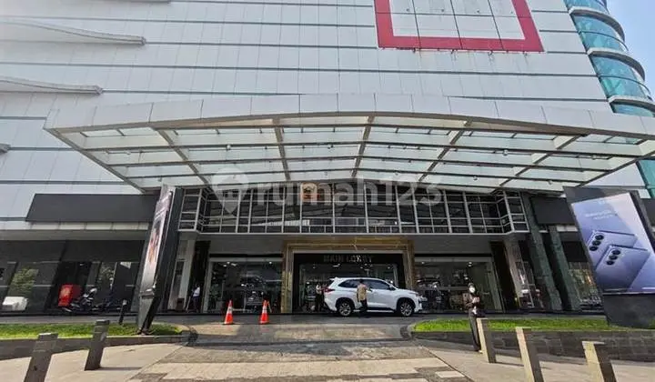 Kiosk at ITC Kuningan, CBD Area, South Jakarta, Near Lotte Shopping Avenue & Kota Kasablanka, 24-hour Security Facilities, Passenger Lift & Freight Elevator, Escalator, Basement & Outdoor Parking Area, ATM Center & Bank, Musholla, Loading Dock.