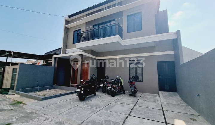 Rumah Cantik 2lt Modern Minimalis Dkt Luwes Dan Dr Oen