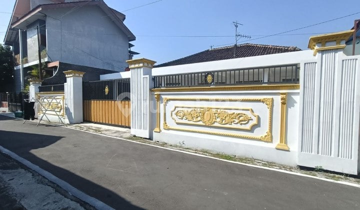 Rumah Luas Kokoh Dekat Jalan Raya Harga Ekonomis Diskon Besar