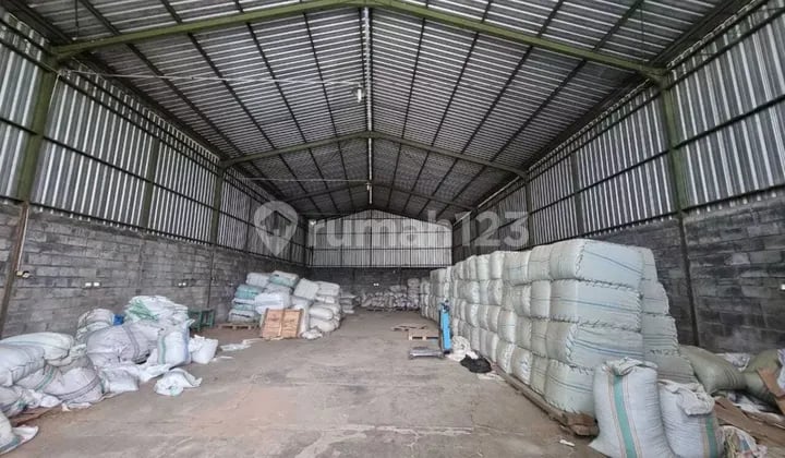 Ready-to-Use Warehouse in Tawangmangu Area, Close to Main Road