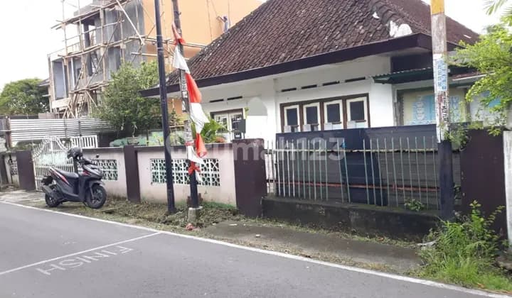 Tanah Strategis Kota Solo Bonus Bangunan Lama