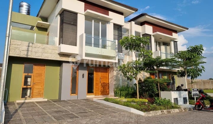 Perum Cluster Elite Rumah Mewah Baru 2Lt Stragetis Area Colomadu
