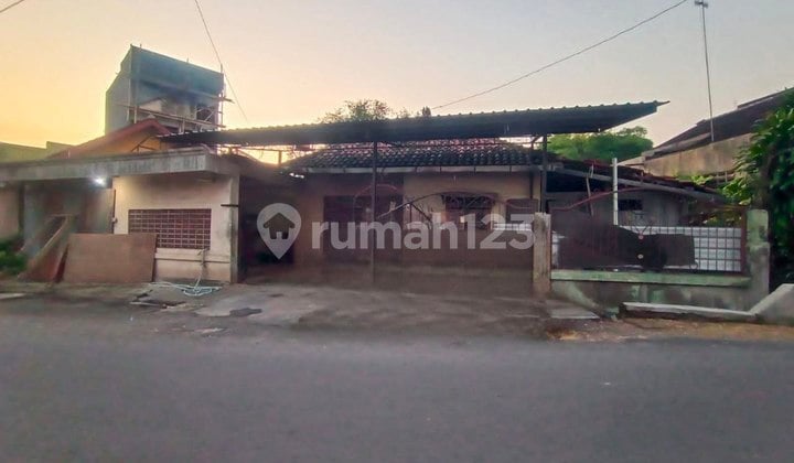 Rumah Hitung Tanah Dekat RS.dr Oen Dan TATV