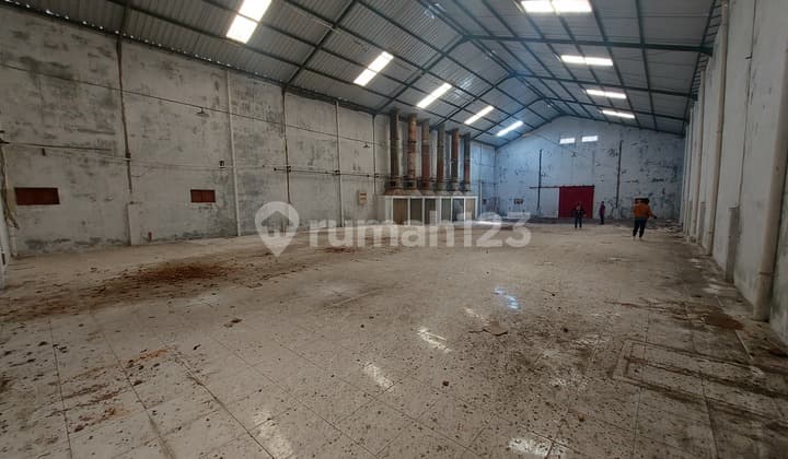 Gudang Besar 1⅓Lt Dekat Jl.Raya Soll Jogja Akses Container