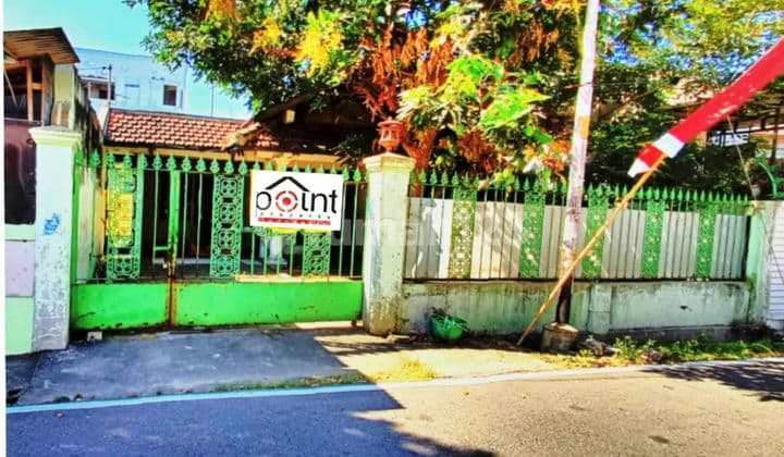 Rumah Solo Hitung Tanah Dekat GOR Manahan