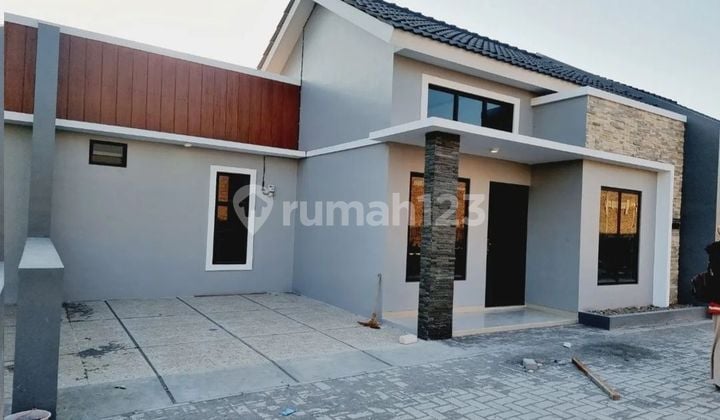 Rumah Baru Cantik Cluster Dekat RSDM Dan UNS Solo