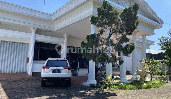 Rumah Mewah Elite Strategis Lingkungan Elite