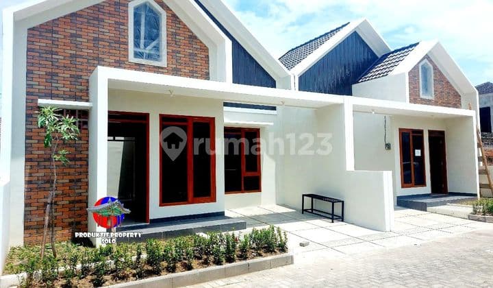 Cluster Exclusive Minimalis Strategis Dekat Uns