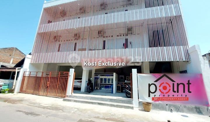 Exclusive Kost 3 Floors Active Strategic Complete Facilities In Solo