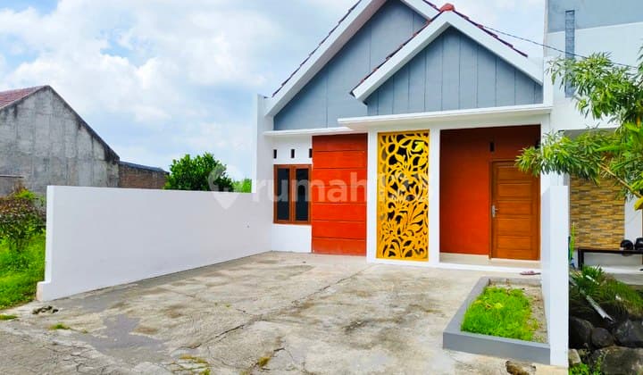Rumah Cantik Baru Modern Dekat Pasar dan Airport