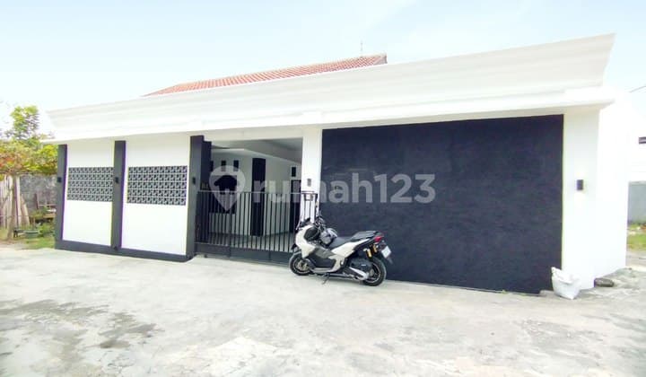 Rumah Baru Siap Huni Dekat Jl Raya Dan Kampus Serta Rs. Solo