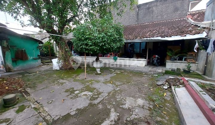 Tanah Pekarangan Strategis Bonus Bangunan Lama di Kota Solo