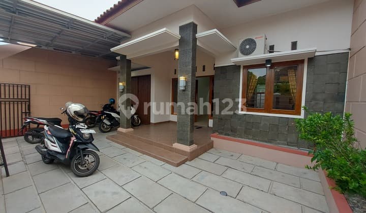 Kontrakan Rumah Mewah Strategis Dekat Gor Manahan