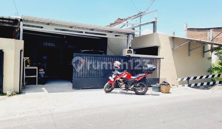 Rumah Murah Dekat Gor Manahan dan Exit Tol