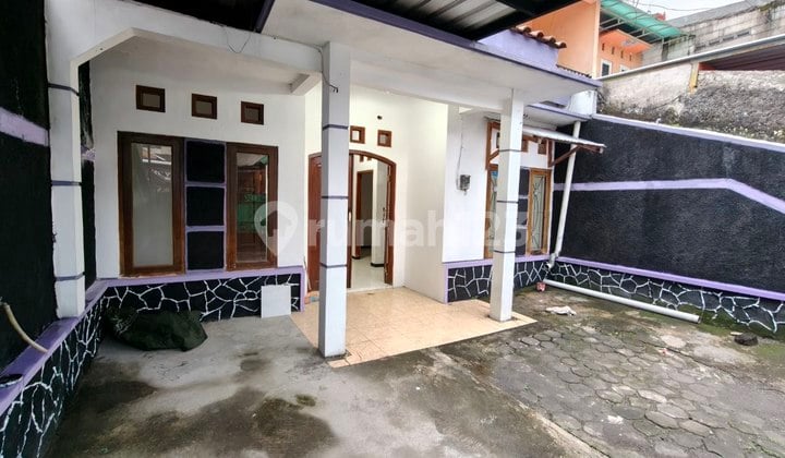 Kontrakan Rumah Bagus Sekolahan Favorit Solo
